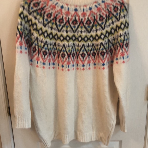 Beautiful sweater by aerie. Gently used. - Picture 3 of 3